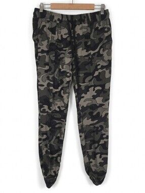 Monroe & Main camo jogger pants